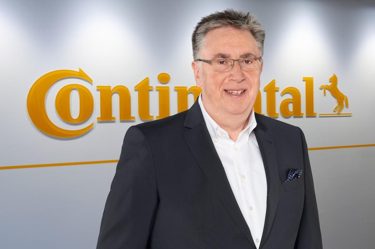 Ist mit Blick auf 2022 zuversichtlich: Frank Jung, Leiter Marketing und Vertrieb Ersatzgeschäft D Reifen bei der Continental Reifen Deutschland GmbH. In diesem Jahr sollen die großen Zukunftsthemen Nachhaltigkeit, Digitalisierung und Elektromobilität im Konzern noch stärker in den Fokus rücken. | Foto: Continental AG Ist mit Blick auf 2022 zuversichtlich: Frank Jung, Leiter Marketing und Vertrieb Ersatzgeschäft D Reifen bei der Continental Reifen Deutschland GmbH. In diesem Jahr sollen die großen Zukunftsthemen Nachhaltigkeit, Digitalisierung und Elektromobilität im Konzern noch stärker in den Fokus rücken. | Foto: Continental AG