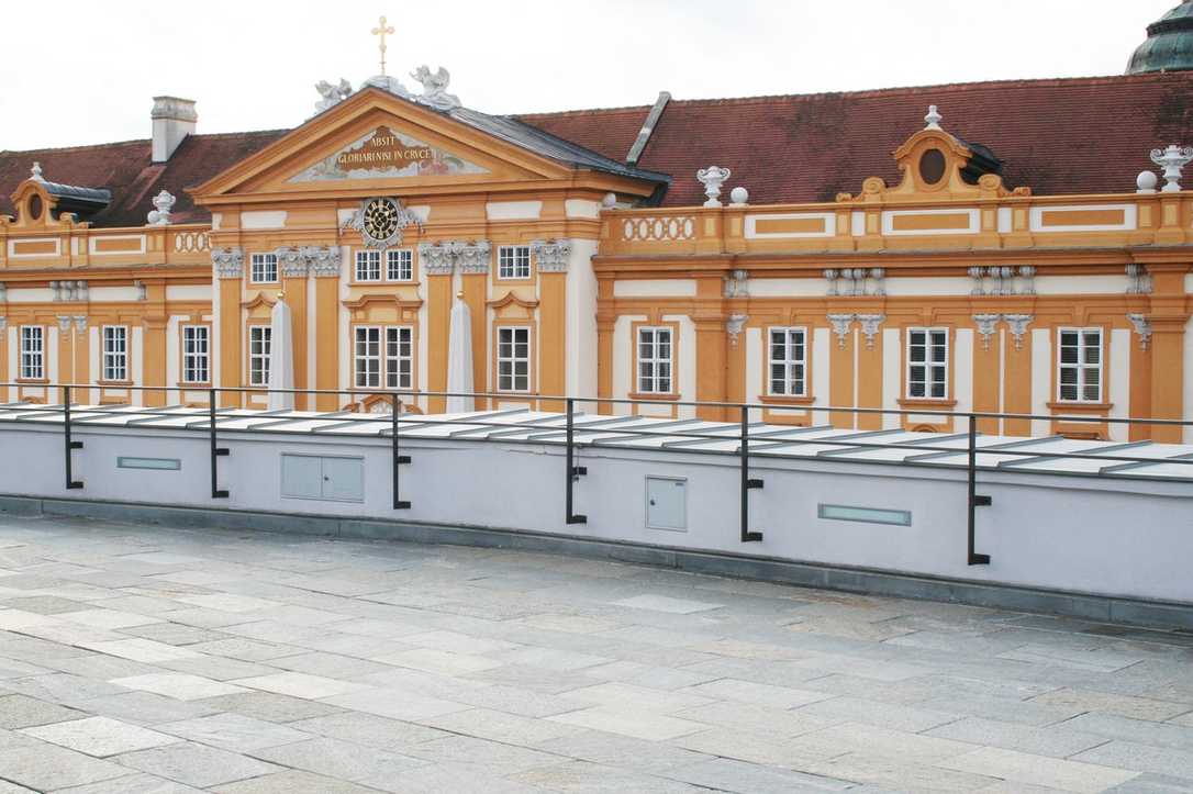 Benediktinerkloster Stift Melk: Flächendrainage Aquadrain T-Plus von Gutjahr im Einsatz. Benediktinerkloster Stift Melk: Flächendrainage Aquadrain T-Plus von Gutjahr im Einsatz.