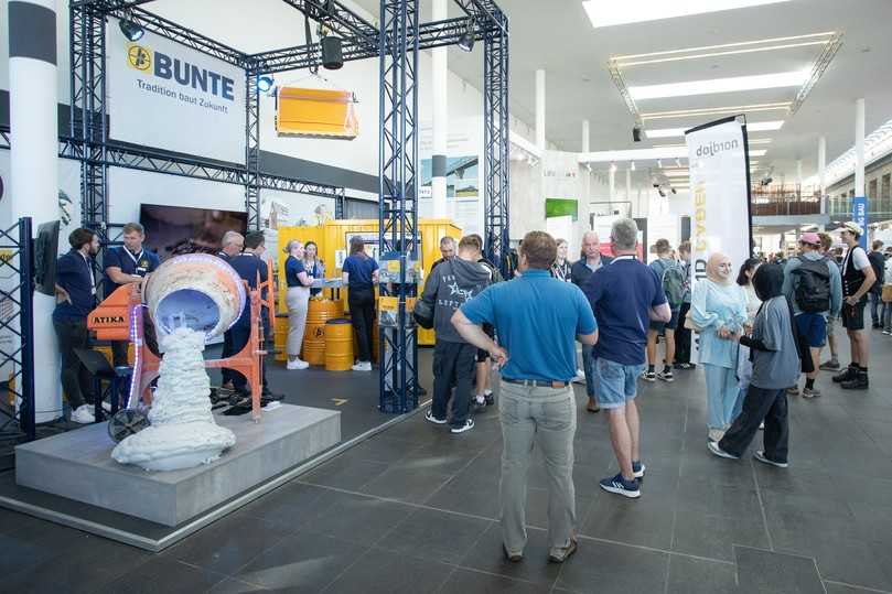 Bauunternehmen Johann Bunte nutzt die Nordbau, um neue Mitarbeiter zu gewinnen. | Foto: Holstenhallen Neumünster/SixConcept Bauunternehmen Johann Bunte nutzt die Nordbau, um neue Mitarbeiter zu gewinnen. | Foto: Holstenhallen Neumünster/SixConcept