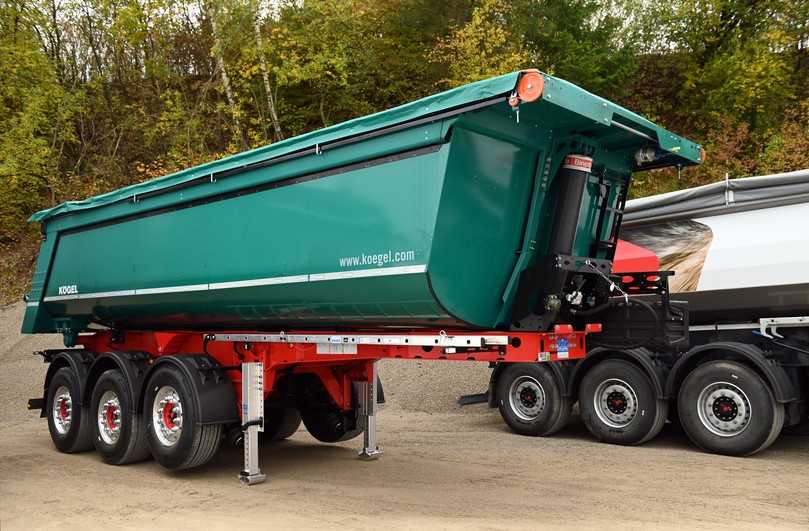 Die Kögel Asphalt-Thermomulde aus wasserabweisendem Hartschaum und gebolzter Blechverkleidung verspricht hohe Dämmwerte. | Foto: QUATEX