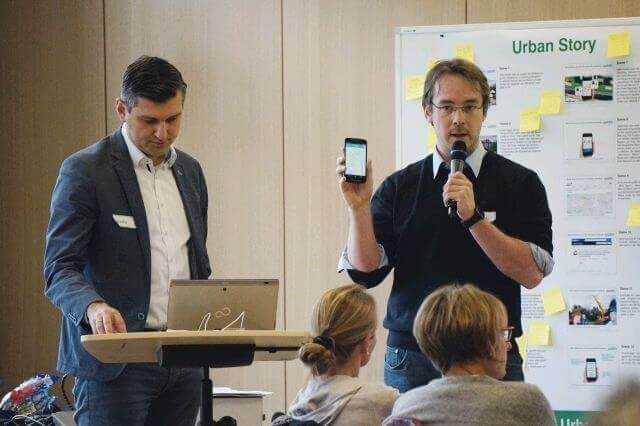 Das Projektteam stellte während des Smartathons neben dem Projekt selbst ein Mockup vor, welchen auf Smartphones ausprobiert werden konnte. Die Teilnehmern bekamen so eine erste Idee von der smarticipateApp. | Fotos: Joseph Marshment-Howell / ICLEI – Local