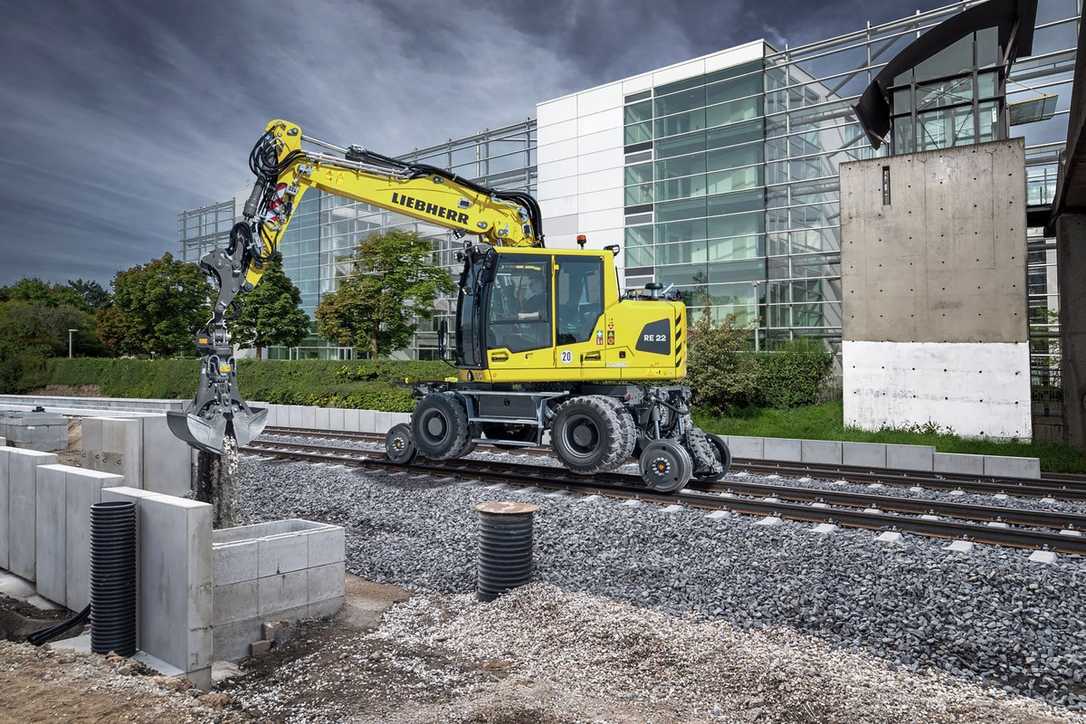 InnoTrans 2026: Liebherr präsentiert neuen Zweiwegebagger RE 22 M