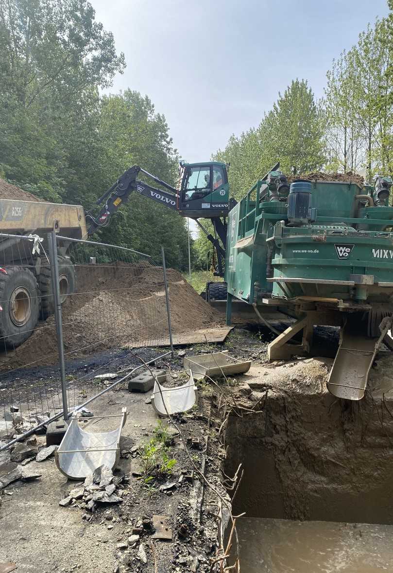 Die containermobile Mischanlage schafft bis zu 30 m3 pro Stunde. | Foto: Flüssigboden SH Die containermobile Mischanlage schafft bis zu 30 m3 pro Stunde. | Foto: Flüssigboden SH