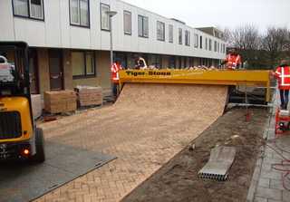 "Tiger-Stone" macht das Pflastern leichter