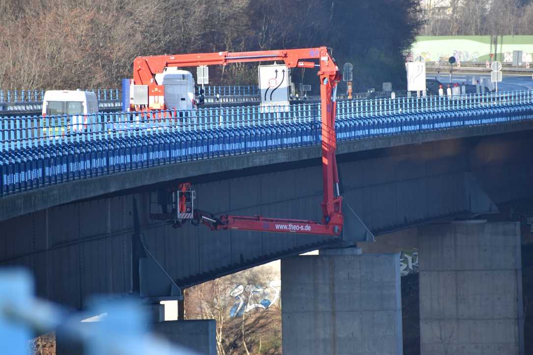 Abriss der A45-Talbrücke Rahmede bei Lüdenscheid: Forderungen aus der Bauwirtschaft Abriss der A45-Talbrücke Rahmede bei Lüdenscheid: Forderungen aus der Bauwirtschaft
