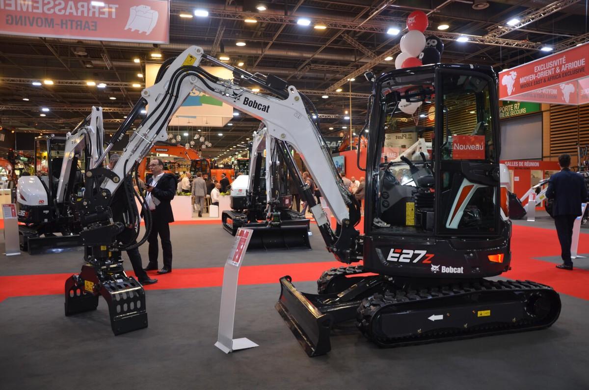 Die Intermat Paris war die erste Gelegenheit für Bobcat, seine neuen Minibagger – hier das Nullheckmodell E27z – einem breiten Publikum zu zeigen. Das Modellprogramm zwischen zwei und vier Tonnen ist jetzt noch feiner auf die Bedürfnisse der europäischen Märkte abgestimmt. | Foto: B_I