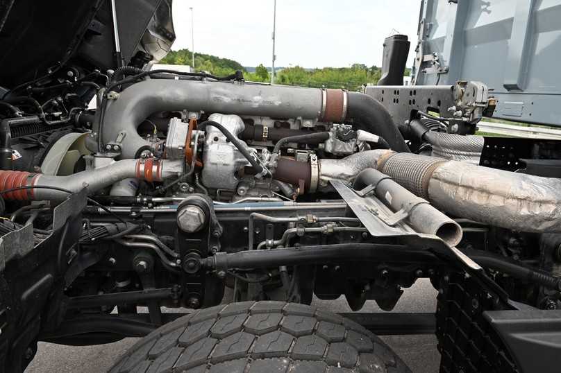 Noch werkelt der 450 PS starke Ecotorq-Diesel der ersten Generation unter der F-Line-Kabine. Schon bald löst ihn der neue Ecotorq Gen2 ab. | Foto: QUATEX Noch werkelt der 450 PS starke Ecotorq-Diesel der ersten Generation unter der F-Line-Kabine. Schon bald löst ihn der neue Ecotorq Gen2 ab. | Foto: QUATEX