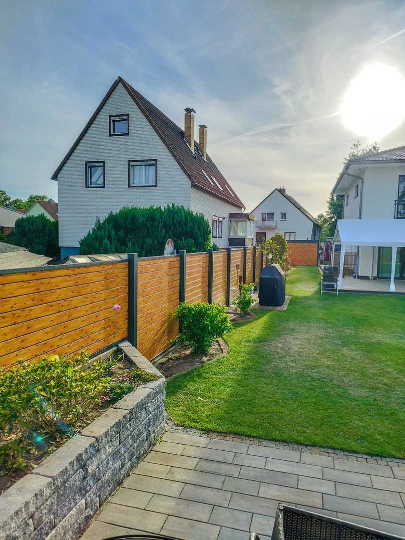 Das Sortiment reicht von Carports und Terrassenüberdachungen über Sommergärten bis zu Aluminium-Gartenzäunen. | Foto: Schweng Das Sortiment reicht von Carports und Terrassenüberdachungen über Sommergärten bis zu Aluminium-Gartenzäunen. | Foto: Schweng