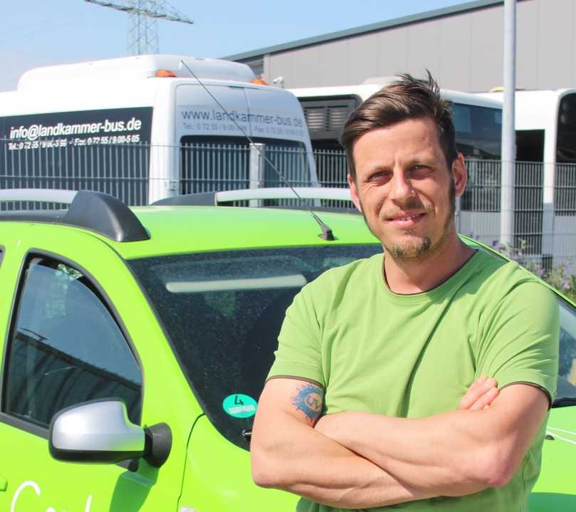 Tobias Erb ist Inhaber des GaLaBau-Unternehmens Gartenwerk am Stadtrand von Karlsruhe. | Foto: Karsten Köber Tobias Erb ist Inhaber des GaLaBau-Unternehmens Gartenwerk am Stadtrand von Karlsruhe. | Foto: Karsten Köber