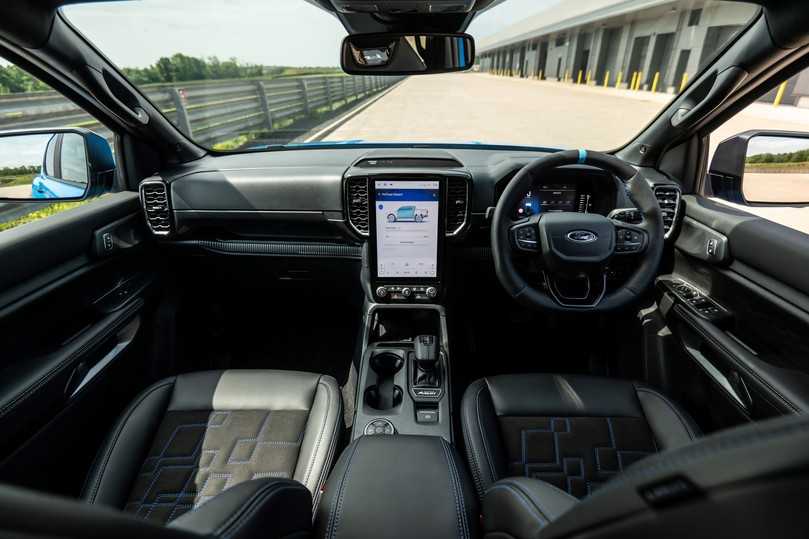 Hat auch im Interieur einen sportlichen Auftritt - Der neue Ford Ranger MS-RT Plug-in-Hybrid. | Foto: Ford