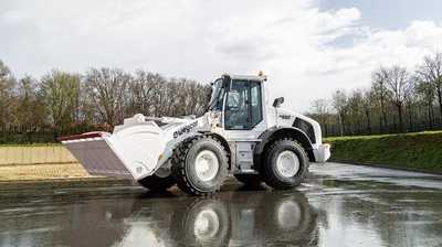 Radlader AR660 für UN-Einsätze modifiziert