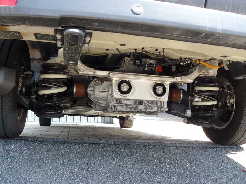 Einzelradaufhängung und die Antriebseinheit aus dem Ford Mustang Mach-E im 3,5-Tonner – das hat was. | Foto: Randolf Unruh Einzelradaufhängung und die Antriebseinheit aus dem Ford Mustang Mach-E im 3,5-Tonner – das hat was. | Foto: Randolf Unruh