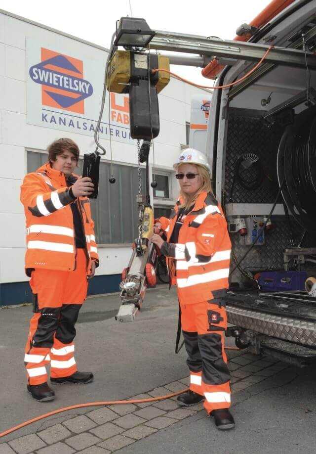 Steffen Schäfsmeier hat bereits ausgelernt und wurde von Swietelsky-Faber übernommen, Jo-Anne Ridder ist noch Auszubildende.