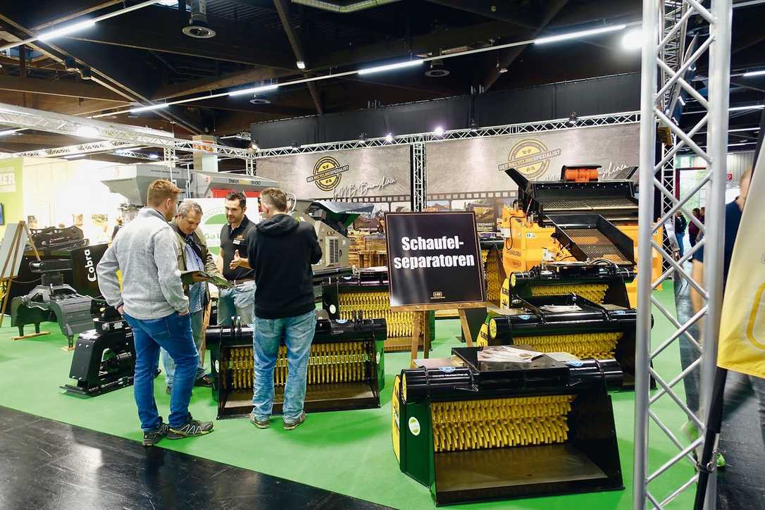 Materialtrennung und Wiederverwertung auf der GaLaBau-Baustelle. Materialtrennung und Wiederverwertung auf der GaLaBau-Baustelle.