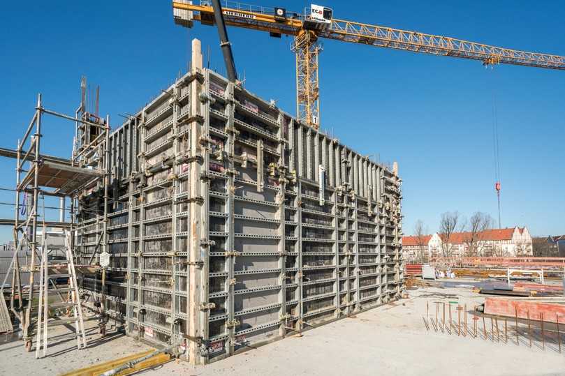 Zunächst sollten nur die Wände des Untergeschosses mit NOE-Schalungen erstellt werden. Doch im Bauverlauf stelle es sich als sinnvoll heraus, die Schalung auch in anderen Stockwerken einzusetzen. | Foto: NOE Schaltechnik Zunächst sollten nur die Wände des Untergeschosses mit NOE-Schalungen erstellt werden. Doch im Bauverlauf stelle es sich als sinnvoll heraus, die Schalung auch in anderen Stockwerken einzusetzen. | Foto: NOE Schaltechnik