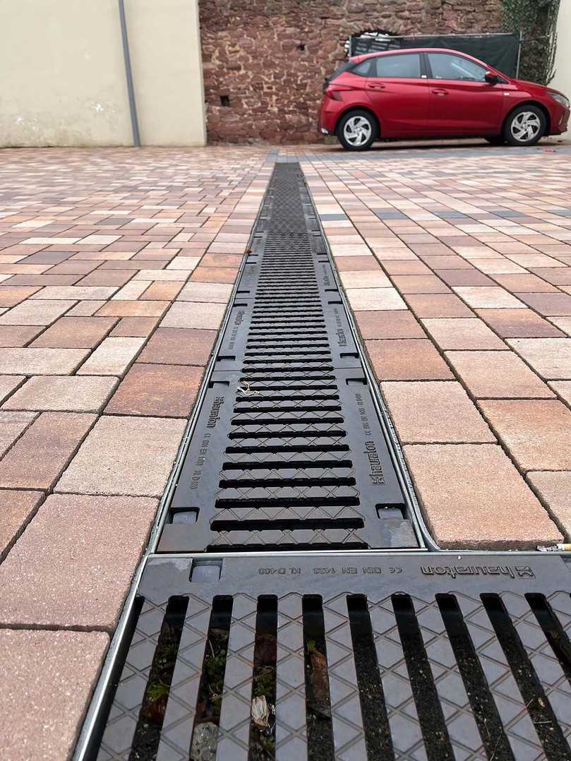 In Drainfix Clean Rinnen in Reilingen wird Wasser von Verkehrsfläche gereinigt | Foto: Hauraton In Drainfix Clean Rinnen in Reilingen wird Wasser von Verkehrsfläche gereinigt | Foto: Hauraton