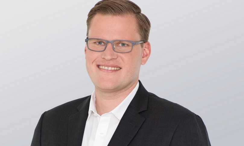 „Wer zukunftsfähig bauen möchte, wird sich mit ESG und Nachhaltigkeit auseinandersetzen müssen – das kann zum Wettbewerbsvorteil werden.“ Jan Kramer | Foto: Arge Baurecht „Wer zukunftsfähig bauen möchte, wird sich mit ESG und Nachhaltigkeit auseinandersetzen müssen – das kann zum Wettbewerbsvorteil werden.“ Jan Kramer | Foto: Arge Baurecht