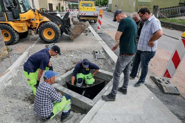 Das fertige Baumquartier wird überpflastert. | Fotos und Abbildung: Gefa Fabritz GmbH