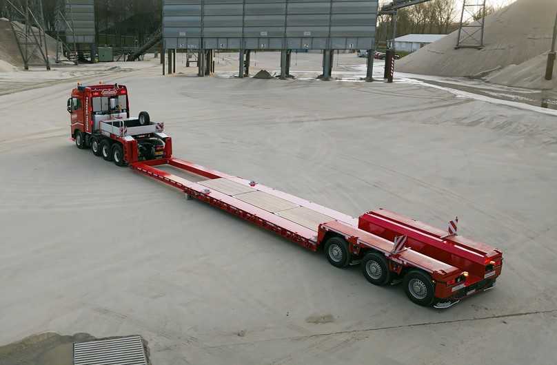 Nooteboom Euro-PX3 mit Vierachs-Schwerlast-Sattelzugmaschine | Foto: Nooteboom
