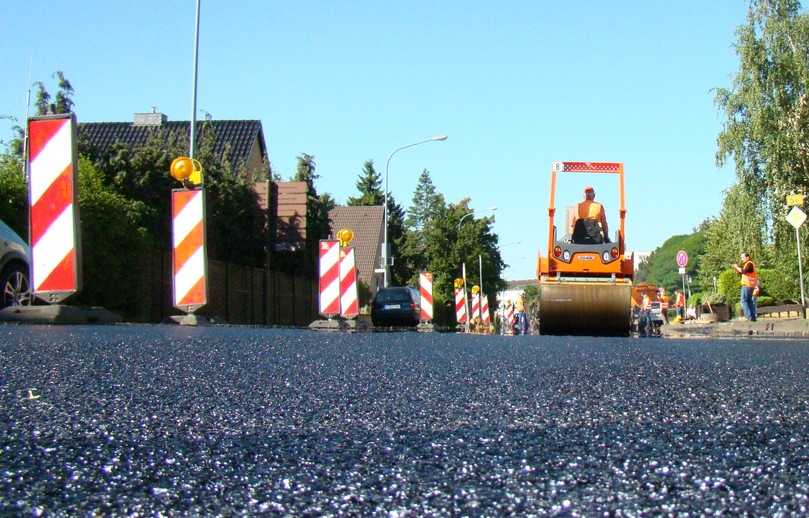Bitumen ist ein Just-in-Time Produkt. Ohne Alternativ-Lieferungen an bitumenfähigem Schweröl erwartet die Branche eine Unterversorgung innerhalb von nur zwei bis drei Wochen. | Foto: DAV/B. Hinrichs Bitumen ist ein Just-in-Time Produkt. Ohne Alternativ-Lieferungen an bitumenfähigem Schweröl erwartet die Branche eine Unterversorgung innerhalb von nur zwei bis drei Wochen. | Foto: DAV/B. Hinrichs