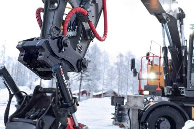 Vollhydraulische Schnellwechsler: Rototilt und Steelwrist wollen symmetrischen Standard Vollhydraulische Schnellwechsler: Rototilt und Steelwrist wollen symmetrischen Standard