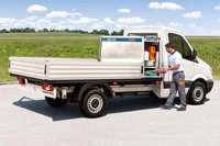 Werkzeug und Material auf Pritschen sicher transportieren