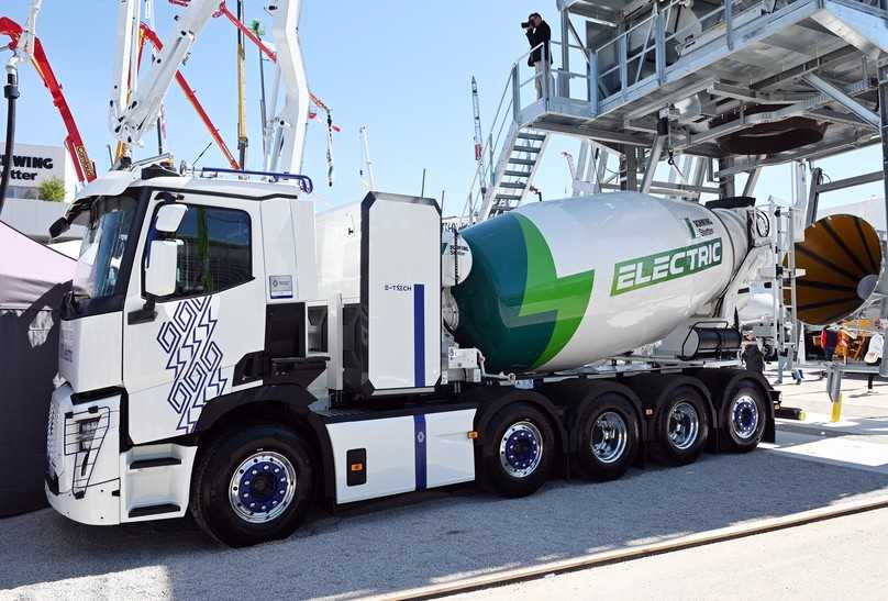 Als Fünfachser nicht für den deutschen Markt gedacht: Renault Trucks E-Tech C Betonmischer | Foto: QUATEX