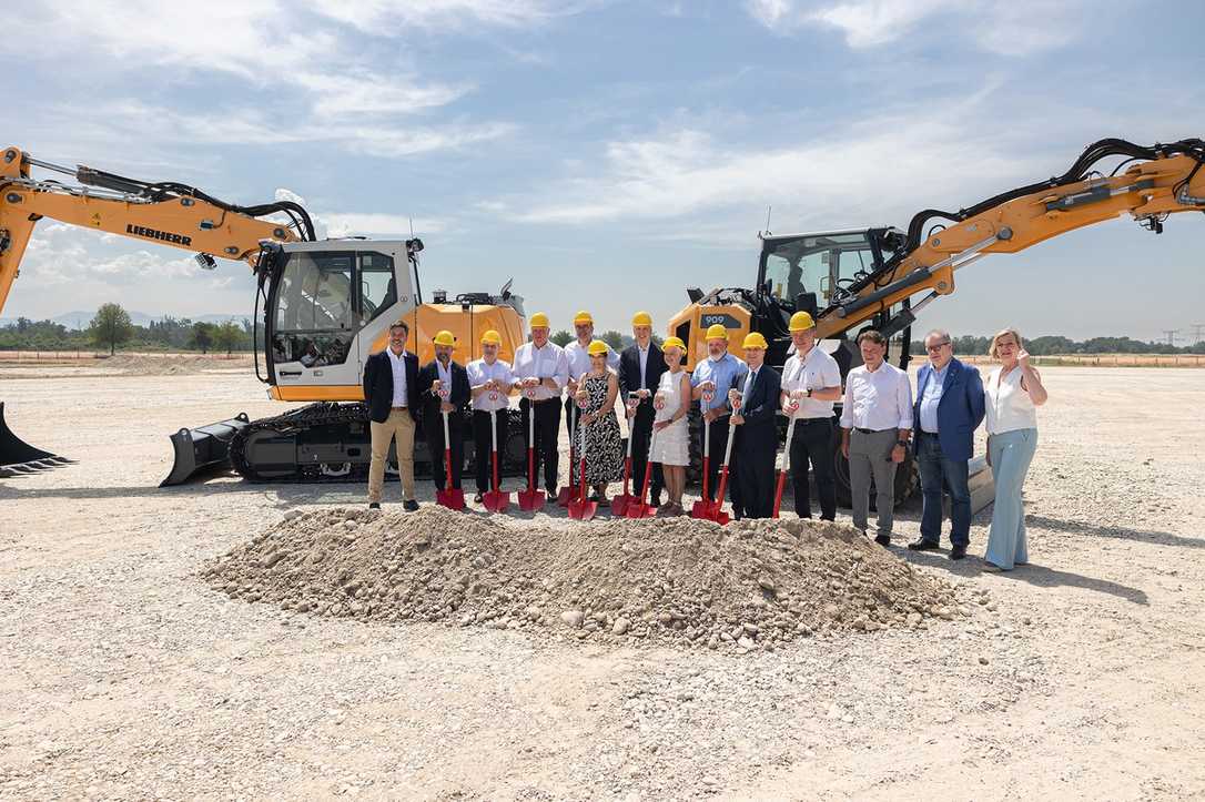 Liebherr schrumpft Millionen-Baggerwerk: Spatenstich in Nambsheim