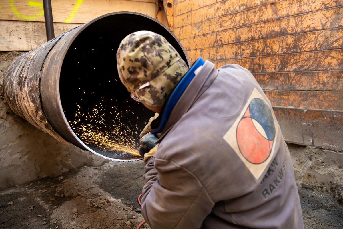 Vorbereitung des Altrohrs zur späteren Wiederverbindung | Foto: Benjamin Pritzkuleit