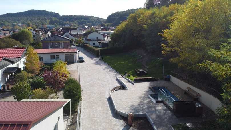 Am oberen Ende der Straße befindet sich eine Kneipp-Anlage. | Foto: Beton-Pfenning Am oberen Ende der Straße befindet sich eine Kneipp-Anlage. | Foto: Beton-Pfenning