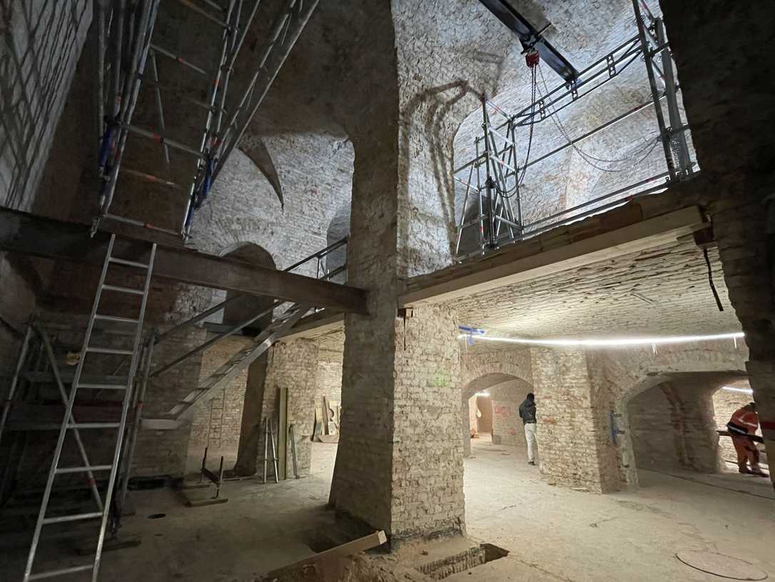 Flüssigboden im Pergamonmuseum: Hohlraumverfüllung im Grundwasser Flüssigboden im Pergamonmuseum: Hohlraumverfüllung im Grundwasser