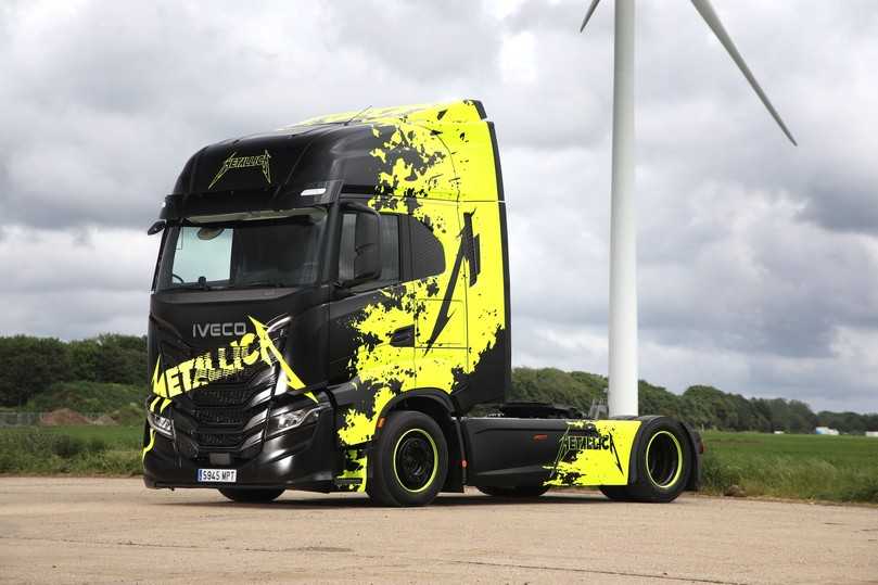 Sattelzug für echte Metallica-Fans: Auf 72 Stück ist die Sonderauflage limitiert, die Iveco nach dem Sommer auf den Markt bringt. | Foto: Iveco Sattelzug für echte Metallica-Fans: Auf 72 Stück ist die Sonderauflage limitiert, die Iveco nach dem Sommer auf den Markt bringt. | Foto: Iveco