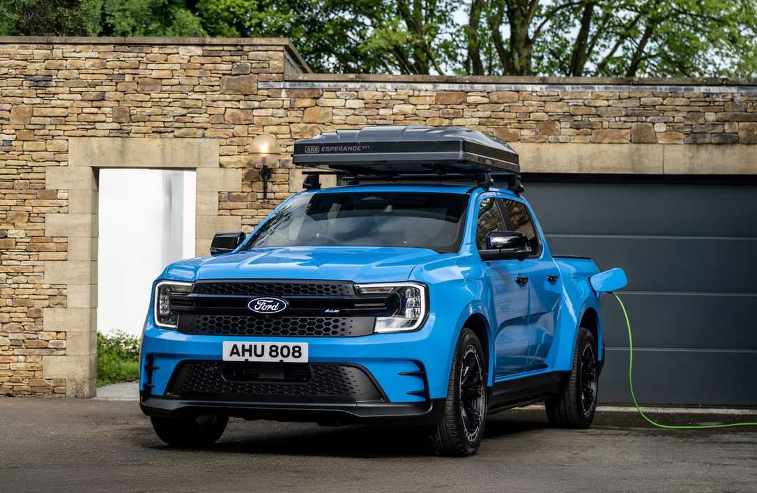 Ford zeigt neue MS-RT-Modelle Pick-up Ranger PHEV und E-Tourneo Custom auf der IAA