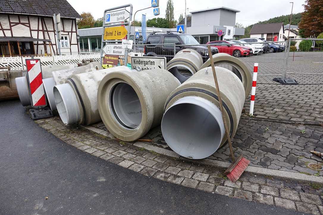 Neugestaltung der Ortsmitte von Puderbach mit Fabekun-Kanalrohrsystem Neugestaltung der Ortsmitte von Puderbach mit Fabekun-Kanalrohrsystem