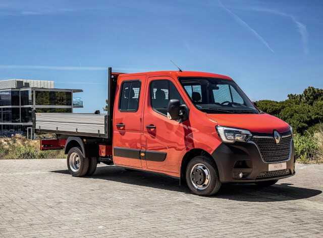 Der Renault Master zeigt sich mit neuem Gesicht. Ihn gibt es auch als E-Modell und bald eine Version mit Brennstoffzellen. | Foto: Renault