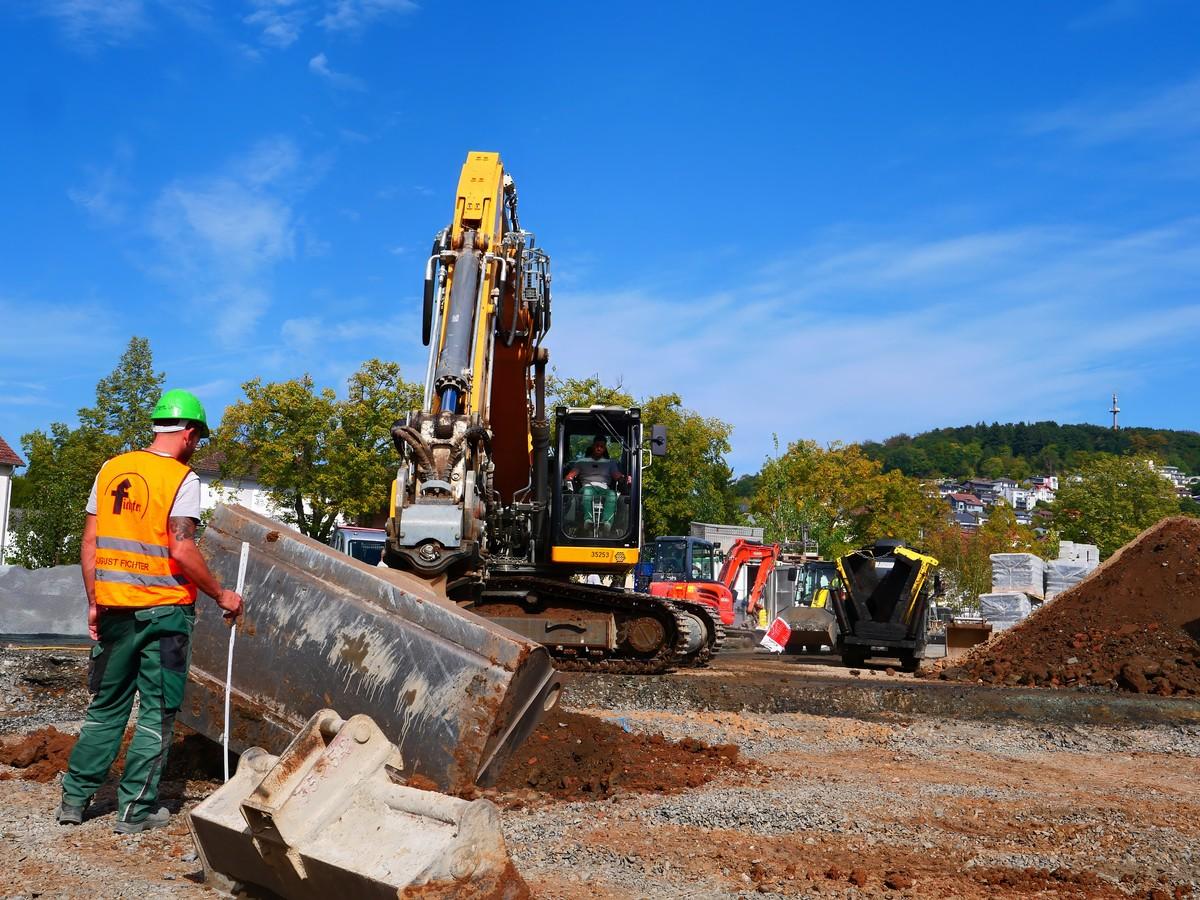 Gesteuert und koordiniert wird diese geballte Maschinenpower von einer Stammbesetzung. | Foto: August Fichter