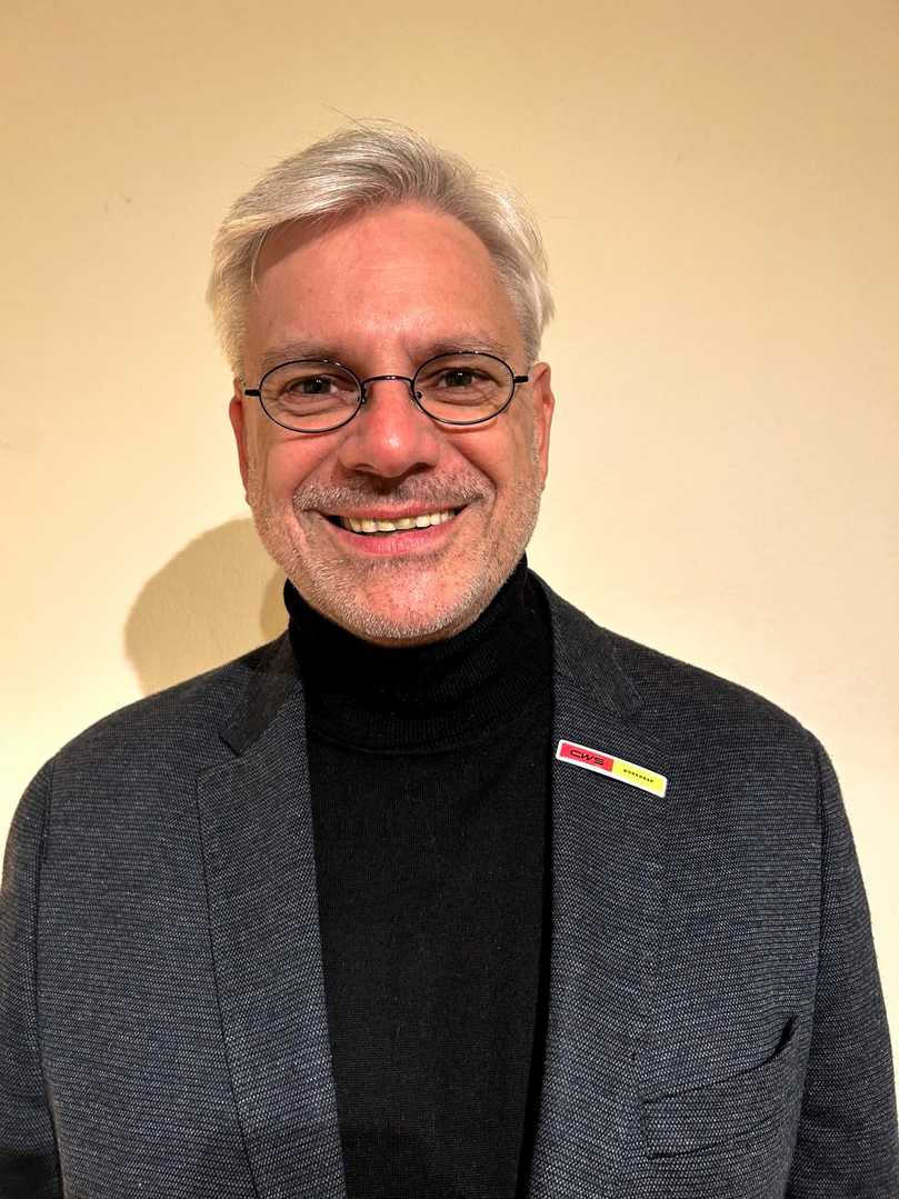 "Die extremen Temperaturen auf den Baustellen nehmen zu. Damit wächst auch das Spannungsfeld zwischen Schutzleistung und Tragekomfort von Arbeitskleidung." Marc Benscheidt | Foto: CWS