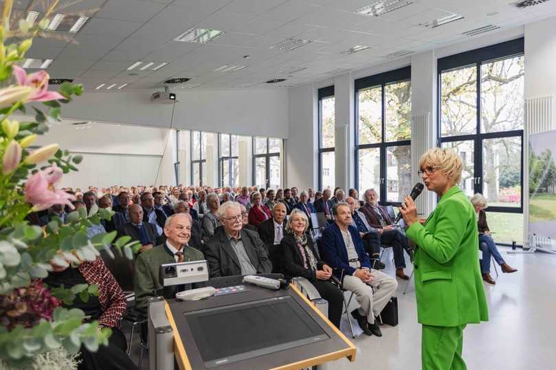 Beim Festakt wurde innerhalb der Gartenbau-Branche feierlich das Jubiläum der Fachschule für Gartenbau Essen gewürdigt. | Foto: Bildungszentrum Gartenbau Essen Beim Festakt wurde innerhalb der Gartenbau-Branche feierlich das Jubiläum der Fachschule für Gartenbau Essen gewürdigt. | Foto: Bildungszentrum Gartenbau Essen