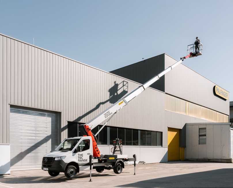 Mit zusätzlicher Reichweite, erhöhter Korblast und besserer Korbstabilität bietet die PT 25 PJ mehr Effizienz und Sicherheit - wie alle TEC-Modelle. | Foto: Palfinger