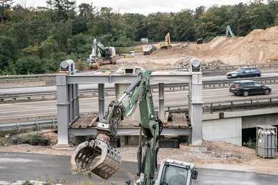 Rückbau am Mönchhof-Dreieck bei laufendem Verkehr