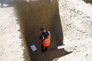 Flüssigboden bringt den Kanalbauer zum Spezialtiefbau