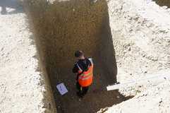 Flüssigboden bringt den Kanalbauer zum Spezialtiefbau