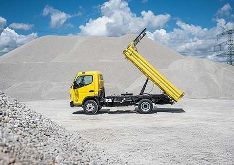 Der Fuso Canter erweitert das SDH-Portfolio ab Dezember 2025 im Nutzfahrzeugbereich. | Foto: Daimler Truck