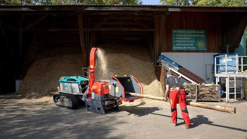 Silber für Moritz Fr75: Der fernsteuerbare Geräteträger von Pfanzelt erlaubt den Anbau verschiedener Geräte. | Foto: Pfanzelt Maschinenbau Silber für Moritz Fr75: Der fernsteuerbare Geräteträger von Pfanzelt erlaubt den Anbau verschiedener Geräte. | Foto: Pfanzelt Maschinenbau