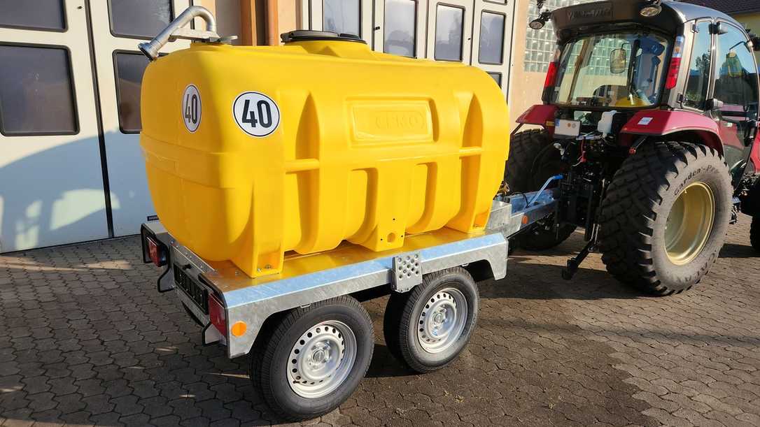 Wasserfass-Anhänger für die Bewässerung