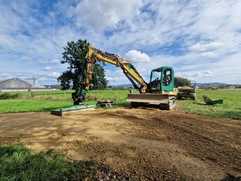 Bagger-Oldtimer hilft bei einer Herzensaufgabe