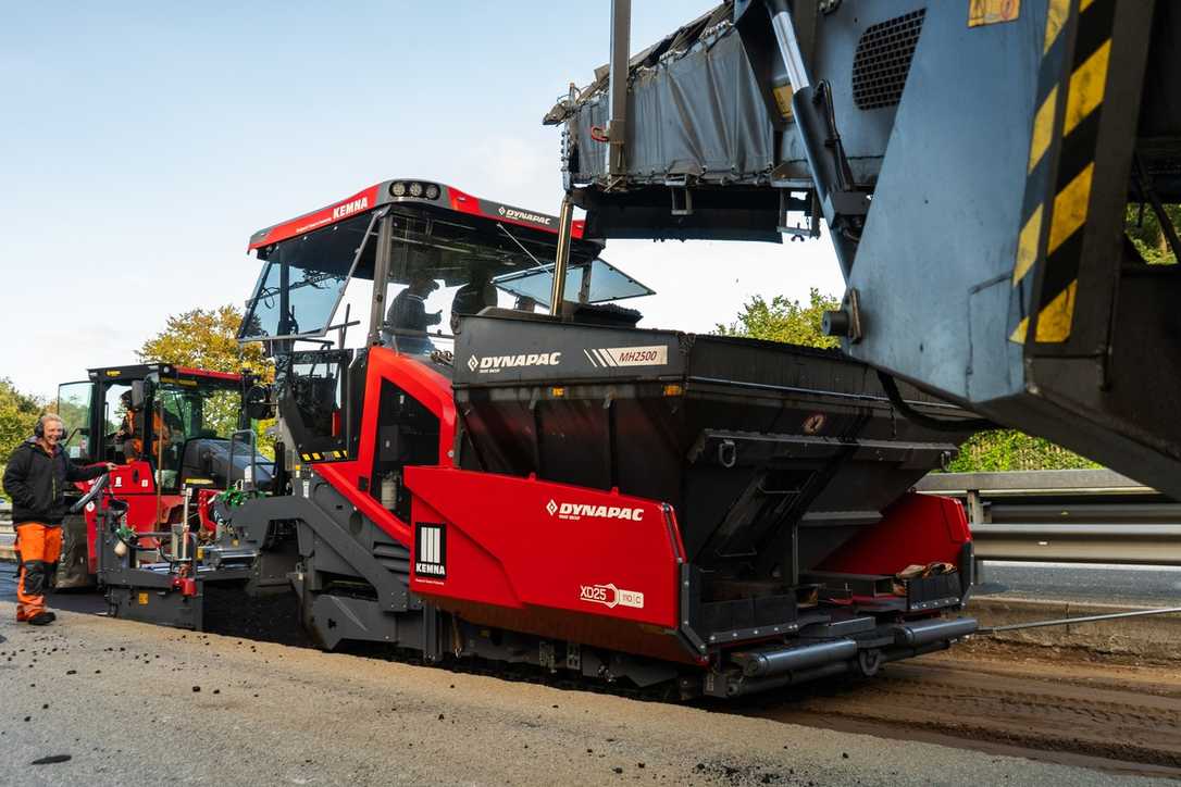 Dynapac XD25 110C: Neue Generation Großfertiger überzeugt im ersten Praxiseinsatz