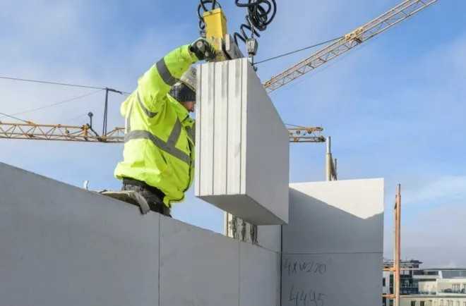 Das System "Silka XL Basic" hat Zuwachs bekommen. Zu sehen ist der schlanke Kalksandstein mit hoher Rohdichte erstmals auf der Nordbau 2025. | Foto: Xella Deutschland GmbH Das System "Silka XL Basic" hat Zuwachs bekommen. Zu sehen ist der schlanke Kalksandstein mit hoher Rohdichte erstmals auf der Nordbau 2025. | Foto: Xella Deutschland GmbH