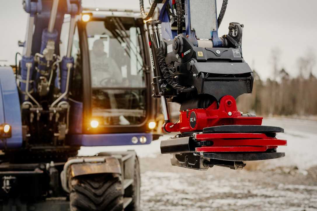 Rototilt Control Schwenkrotatoren RC4 und RC8 für Bagger mit 10-43 Tonnen Einsatzgewicht Rototilt Control Schwenkrotatoren RC4 und RC8 für Bagger mit 10-43 Tonnen Einsatzgewicht