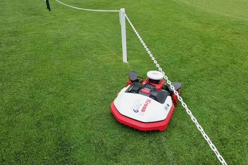 Der Testlauf-Automower kann mit dem Punctus-System zusammenarbeiten. | Foto: bs Der Testlauf-Automower kann mit dem Punctus-System zusammenarbeiten. | Foto: bs